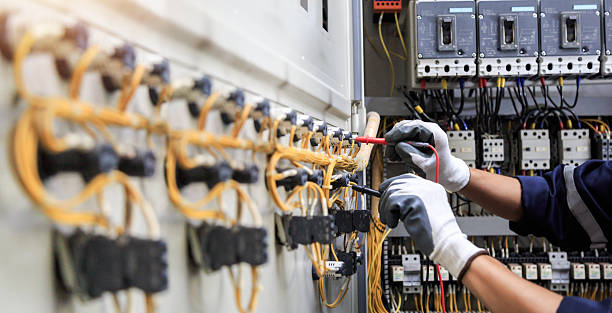 Professional Electrician technician working in Gilbert, IA